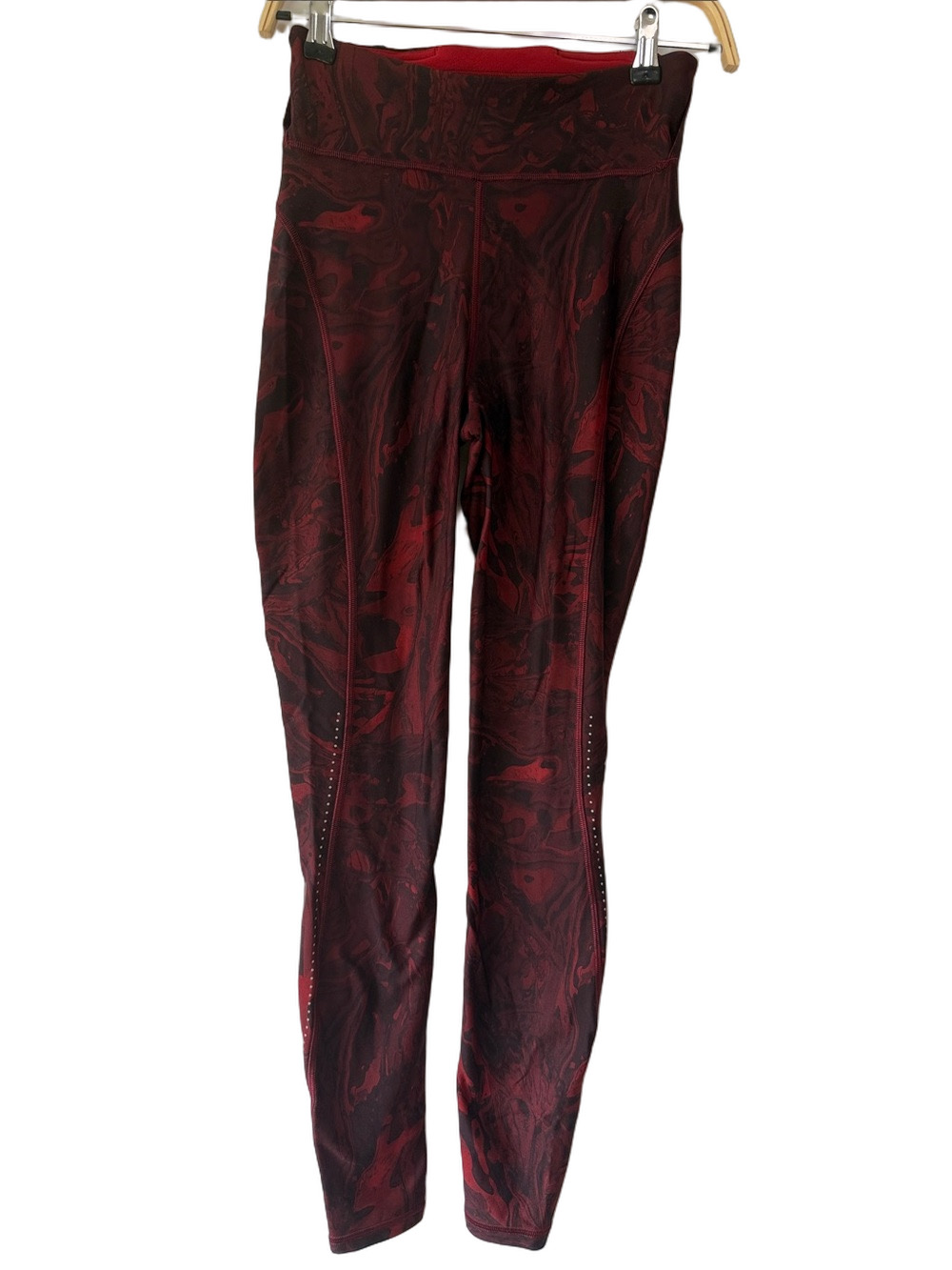 Lululemon Team Canada Chase the Chill Super Tight 4 Maple Metamorphosis Dark Red